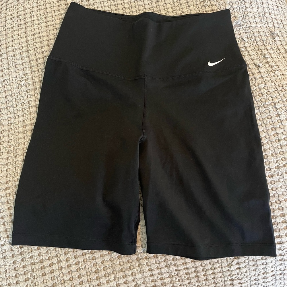 Nike Women's 7” biker Black Shorts